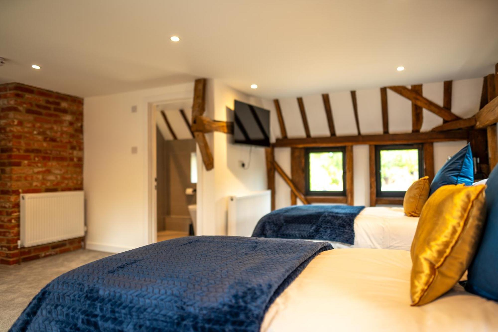 Bed and Breakfast The Barn At Chart Hills Biddenden Exterior foto